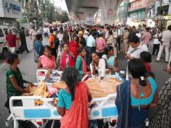 
      
      Massive protest outside Patna hospital after 15-year-old dies
      
      