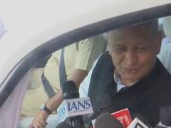 
      
      Gehlot defends Pilot against BJP’s 