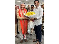 
      
      Ashwini Vaishnaw arrives in Visakhapatnam for Google data centre
      
      