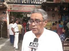 
      
      BJP's Rashbehari candidate Swapan Dasgupta cast vote
      
      