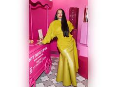 
      
      Rihanna revisits Mumbai diaries
      
      