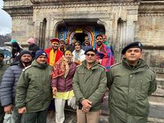 
      
      Kailash Kher visits Kedarnath temple
      
      