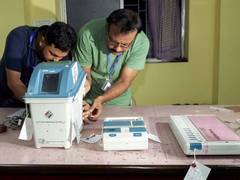 
      
      Calcutta HC rejects TMC plea against ECI
      
      
