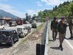 
      
      CRPF tighten security on NH-44 for Darbar move and Amarnath yatr
      
      