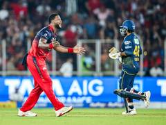 
      
      Bhuvneshwar explains rationale behind not bowling Krunal vs GT
      
      