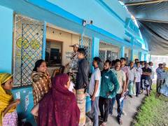 
      
      West Bengal repolling: Voter turnout hits 72.43% till 3 PM
      
      