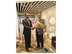 
      
      EAM makes stopover in Zurich en route to 3-nation Caribbean visit
      
      