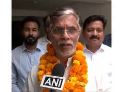 
      
      Decisive mandate is coming against oppressive govts: Pawan Khera
      
      