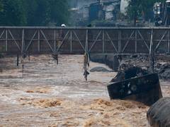 
      
      Flash floods kill at least 10 in Kenya amid heavy downpours
      
      