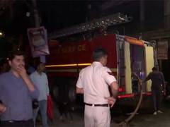 
      
      Fire breaks out in building at Delhi’s Chawri Bazar
      
      
