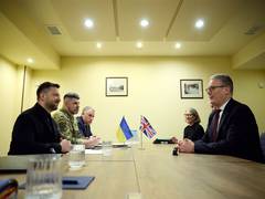 
      
      Ukrainian President Zelenskyy meets British PM Starmer in Armenia
      
      