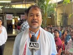
      
      Raijor Dal president Akhil Gogoi as counting begins in Assam
      
      