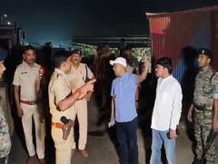 
      
      Bihar: Police urge to use diverted route towards Patna
      
      