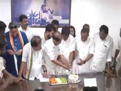 
      
      No takers for INDIA bloc; rout in Bengal, Tamil Nadu
      
      