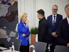 
      
      Ukraine President, EU Commission President hold talks on European
      
      