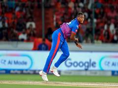 
      
      Munaf Patel ahead of clash against CSK in New Delhi 
      
      