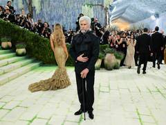 
      
      Bad Bunny transforms into old man at Met Gala 2026
      
      