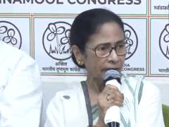 
      
      Mamata Banerjee accuses BJP, EC of 