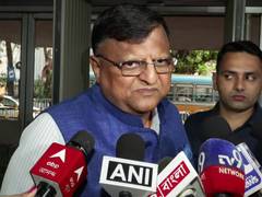
      
      West Bengal CEO refutes Mamata Banerjee's claims of assault
      
      