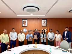 
      
      DPA Kandla, GH2 Solar sign MoU to enable Green Hydrogen export
      
      