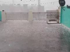 
      
      Rains lashes parts of Delhi
      
      