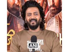 
    Riteish Deshmukh lauds positive response to film 'Raja Shivaji'
    