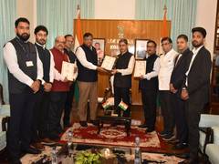 
      
      West Bengal CEO submits election notification to Governor; BJP se
      
      
