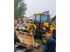 
      
      Srinagar Police demolishes illegal structure of drug peddler
      
      