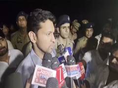 
      
      Uttar Pradesh: Six people missing after boat submerges in Yamuna
      
      