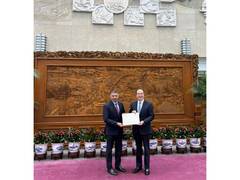 
      
      Indian envoy Doraiswami presents credentials in Beijing
      
      