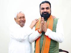 
      
      Nitish Kumar meets Bihar CM Samrat Choudhary
      
      
