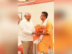 
      
      Gujarat CM participates in oath ceremony of WB CM Adhikari
      
      