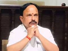 
      
      DK Shivakumar condoles death of minister D Sudhakar
      
      