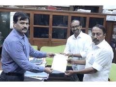 
      
      Tamil Nadu CM Vijay resigns from Tiruchurapalli East constituency
      
      