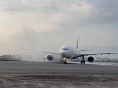 
      
      Nepal: Turkish Airlines plane suffers tyre fire during landing
      
      