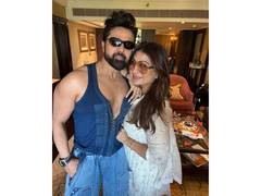 
      
      Himesh Reshammiya shows love to wife Sonia on wedding anniversary
      
      