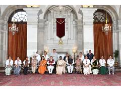 
      
      President Murmu presents Florence Nightingale Awards to 15 nurses
      
      
