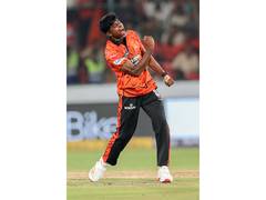 
      
      Hinge, Hussain shine with ball as SRH restrict GT to 168
      
      