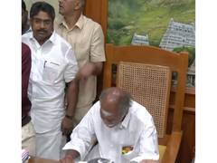
      
      Rangasamy officially takes charge as Puducherry Chief Minister
      
      