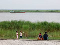 
      
      Bangladesh approves Padma Barrage mega project
      
      