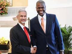 
      
      EAM Jaishankar reviews bilateral ties with South African counterp
      
      