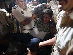 
      
      Delhi: AAP leaders detained during protest outside Raj Niwas
      
      