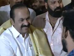 
      
      Keralam: AMMA members felicitate VD Satheesan at his residence
      
      