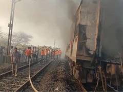 
      
      Madhya Pradesh: Fire breaks out in Rajdhani Express near Ratlam;
      
      