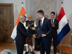 
      
      EAM Jaishankar meets Dutch counterpart Tom Berendsen
      
      
