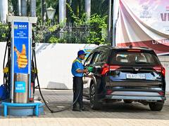 
      
      No direct impact of oil price hike on the fiscal situation: SBI R
      
      