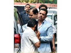 
      
      Robert Vadra withdraws Delhi HC plea against cognisance of ED cha
      
      