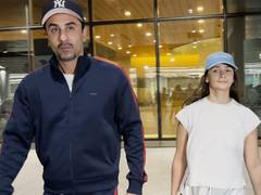 
      
      Alia Bhatt back from Cannes, appears at airport with Ranbir 
      
      