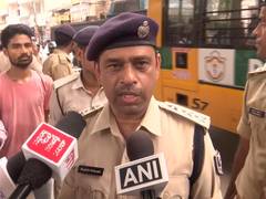 
      
      Police detains TRE 4 aspirants protesting outside Patna College
      
      