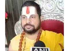 
      
      Jagadguru Swami Satishacharya demands strict actions against Huma
      
      